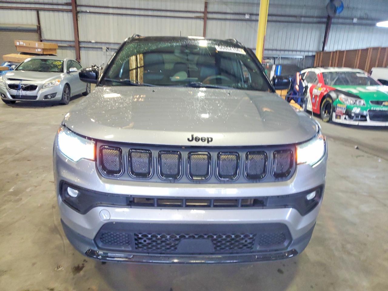 2022 Jeep Compass Latitude - Image 5