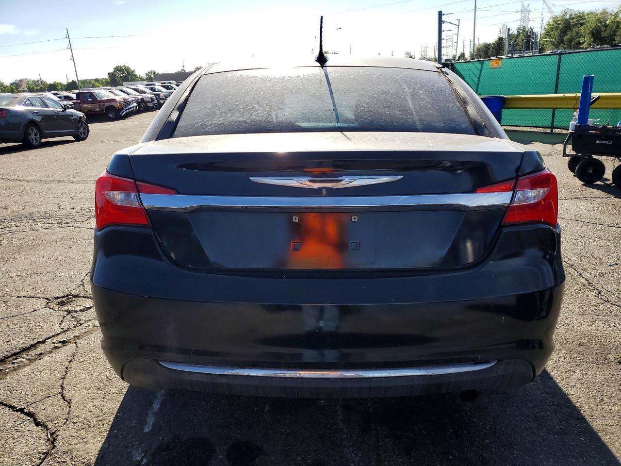 2011 Chrysler 200 Lx - Image 6