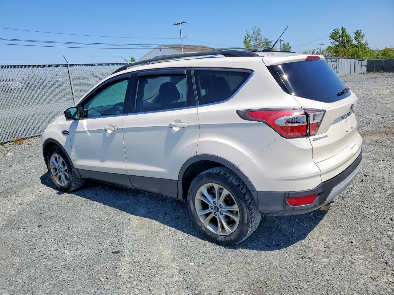 2017 Ford Escape Se - Фото 2