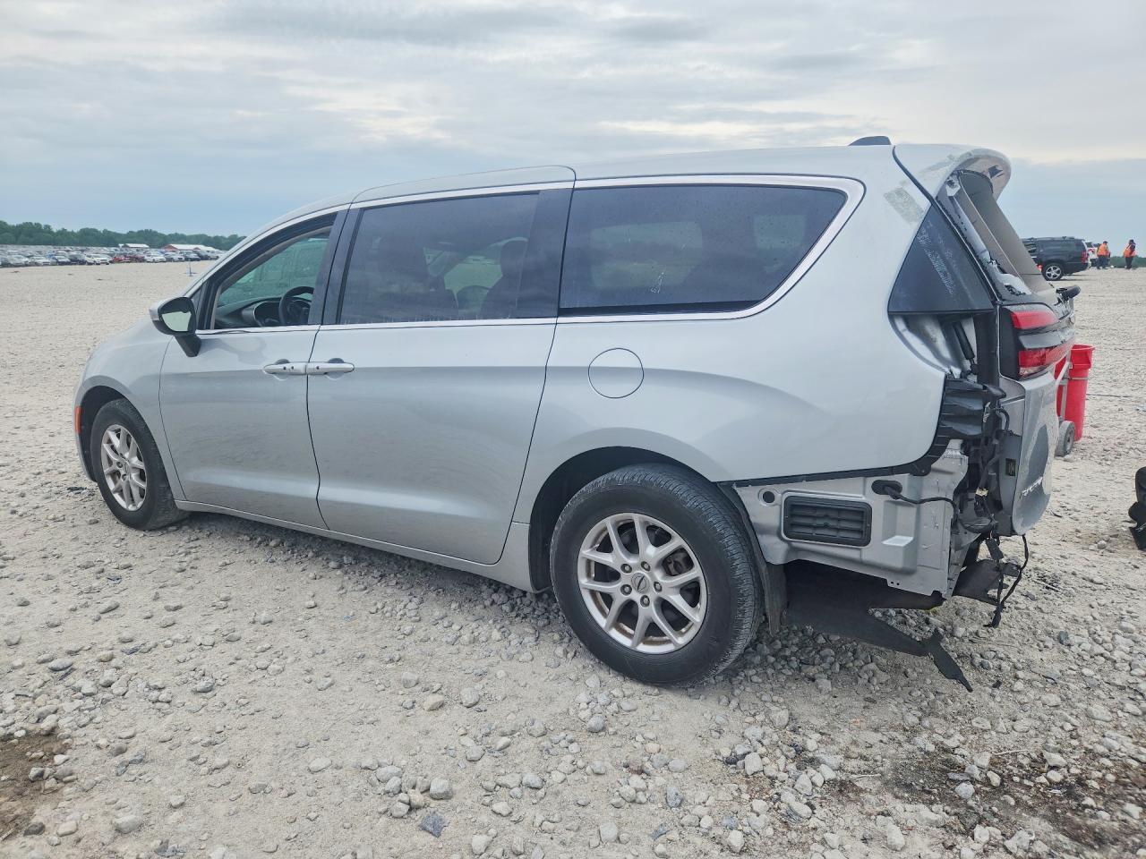 2023 Chrysler Pacifica Touring L - Фото 2
