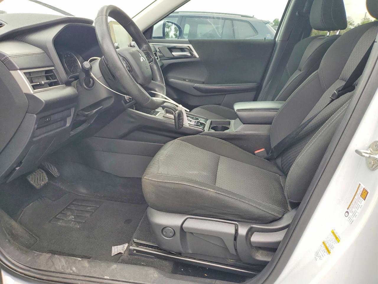 2024 Mitsubishi Outlander Es - Image 7