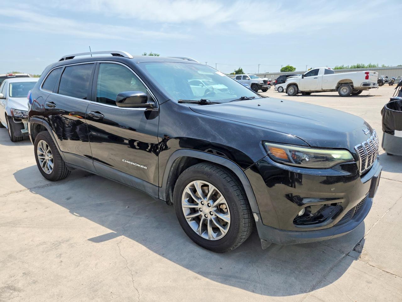 2019 Jeep Cherokee Latitude Plus - Image 4