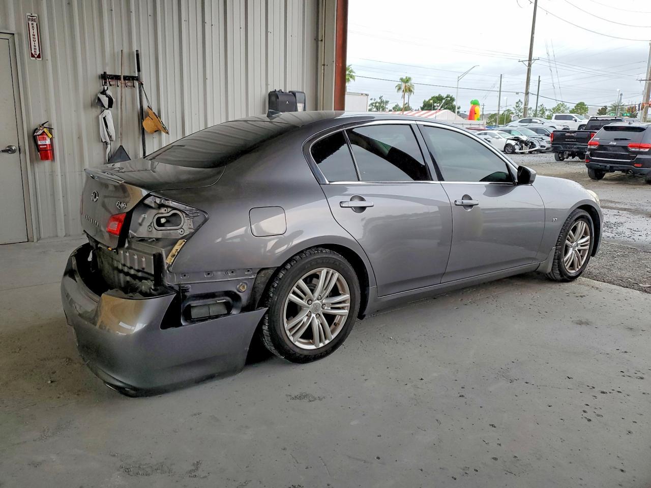 2015 Infiniti Q40 Base - Фото 3