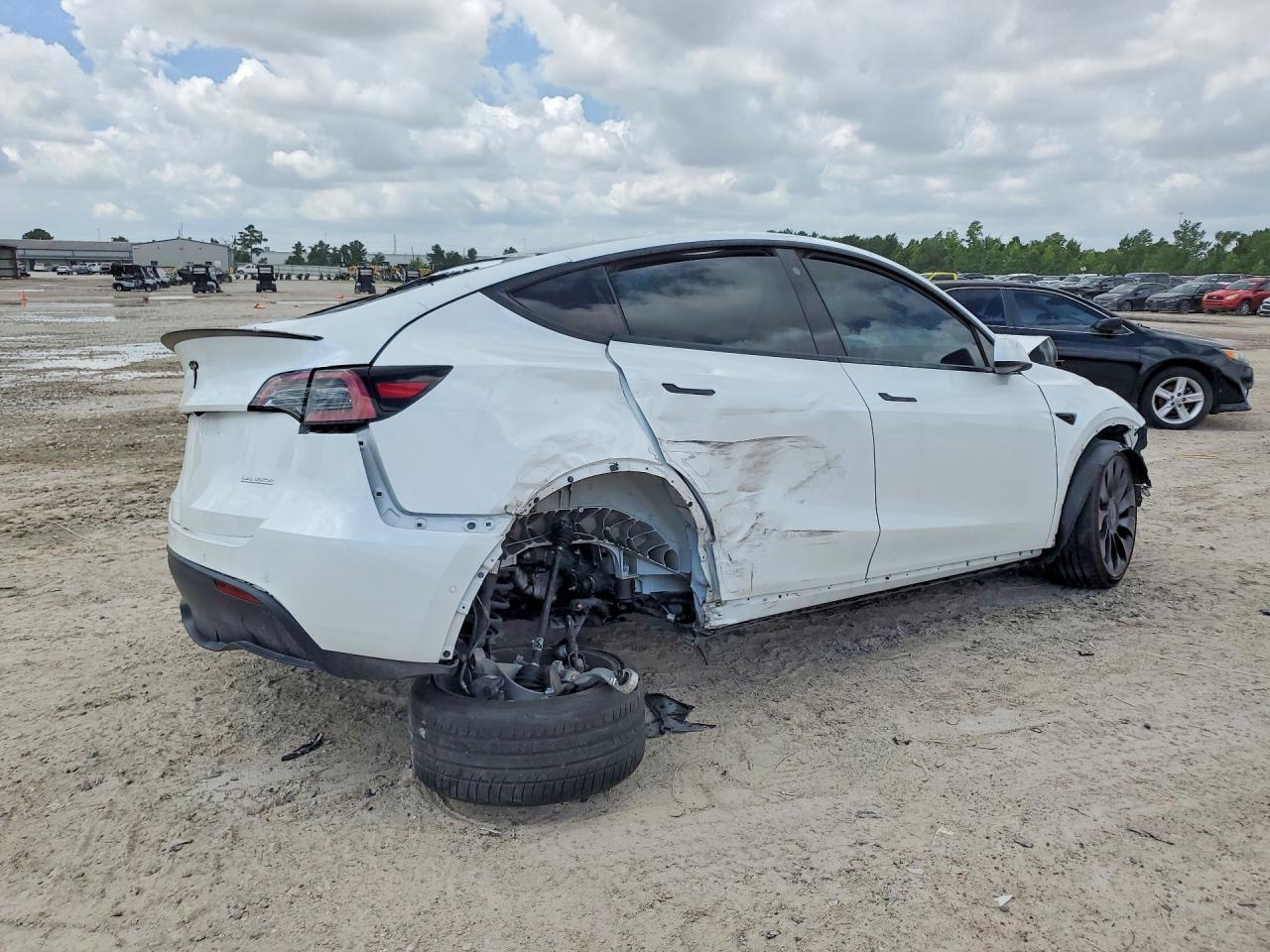 2022 Tesla Model Y - Image 3
