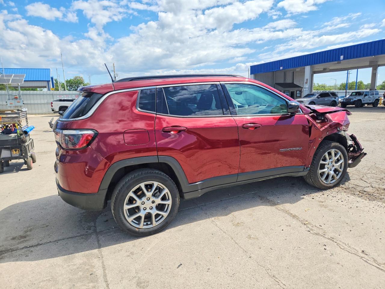 2022 Jeep Compass Latitude Lux - Image 3