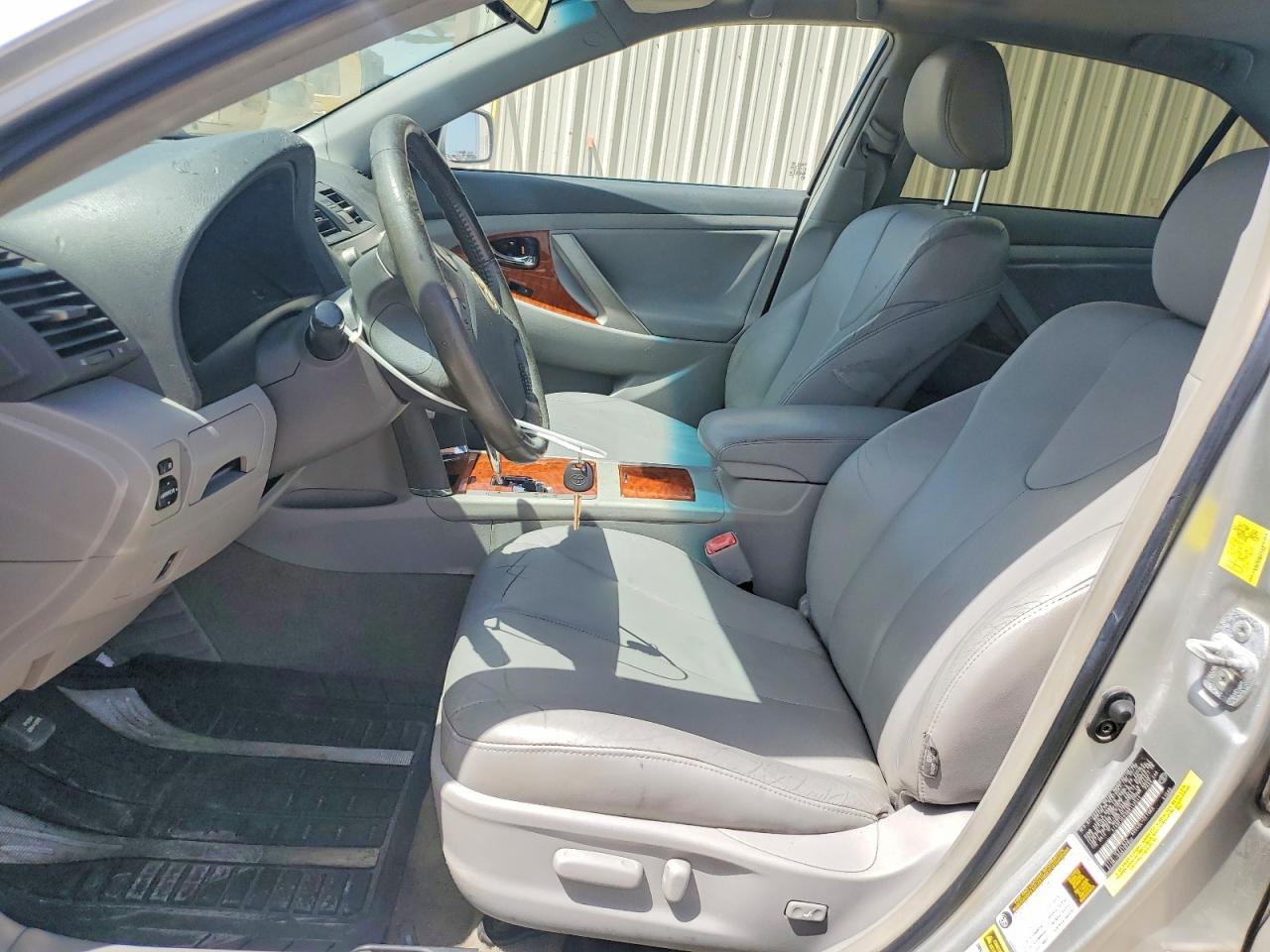 2011 Toyota Camry - Фото 7