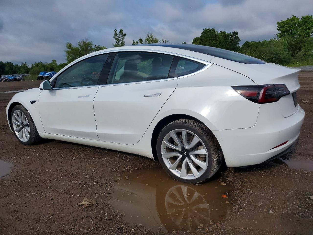 2020 Tesla Model 3 - Image 2