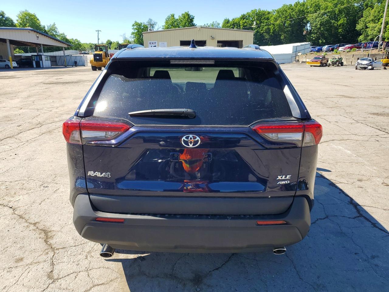 2025 Toyota Rav4 Xle - Image 6