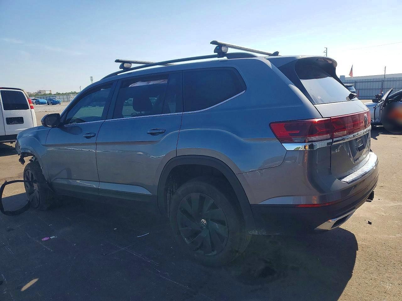 2024 Volkswagen Atlas Se - Image 2