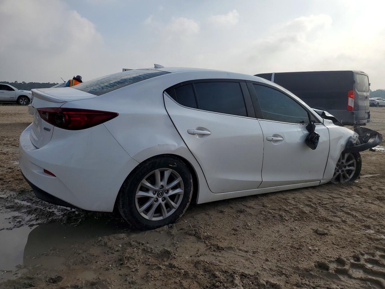 2015 Mazda 3 Grand Touring - Фото 3