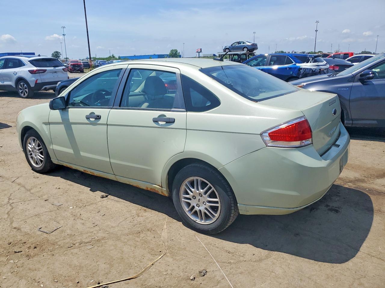 2010 Ford Focus - Фото 2