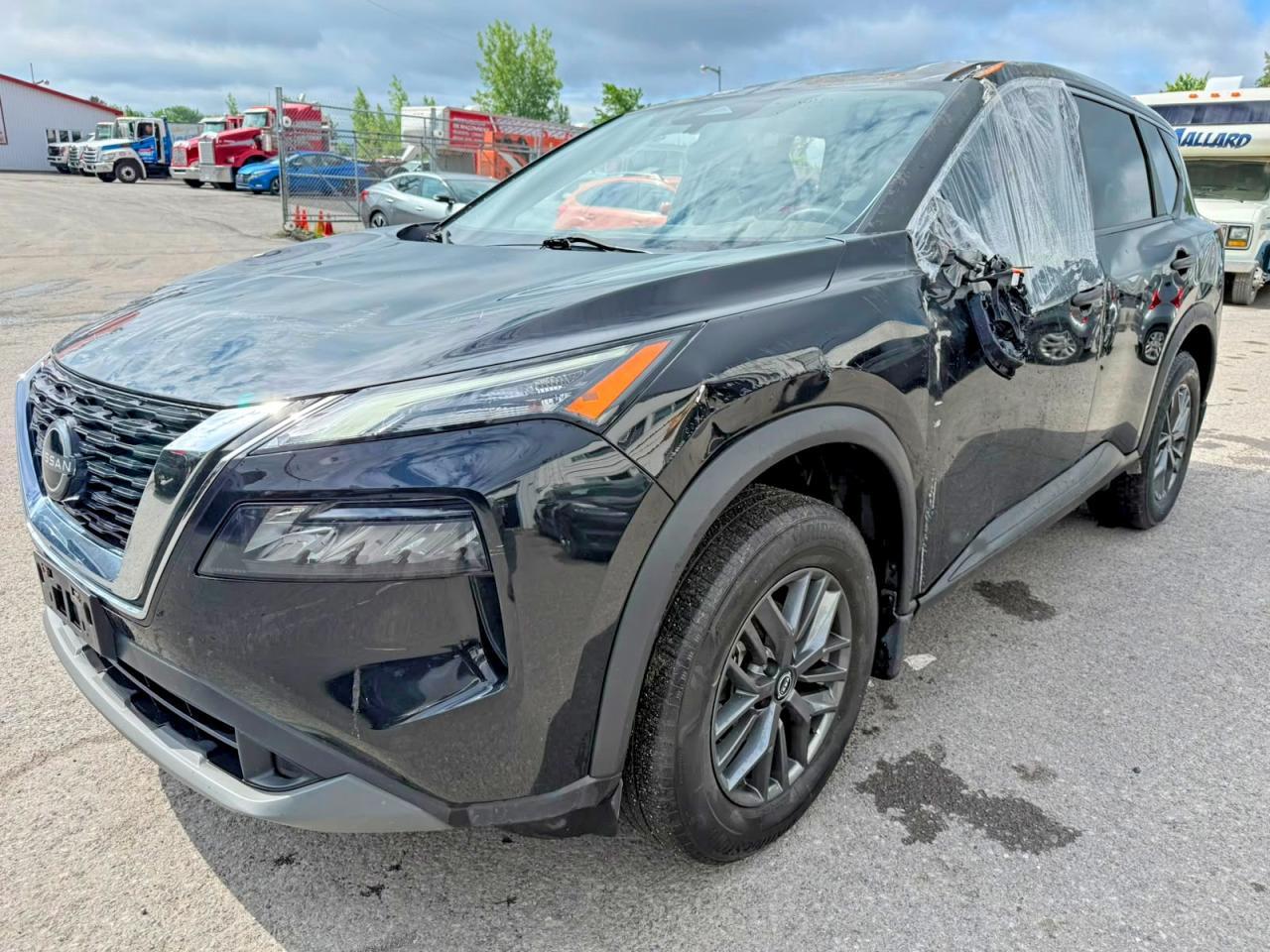 2022 Nissan Rogue S - Фото 2