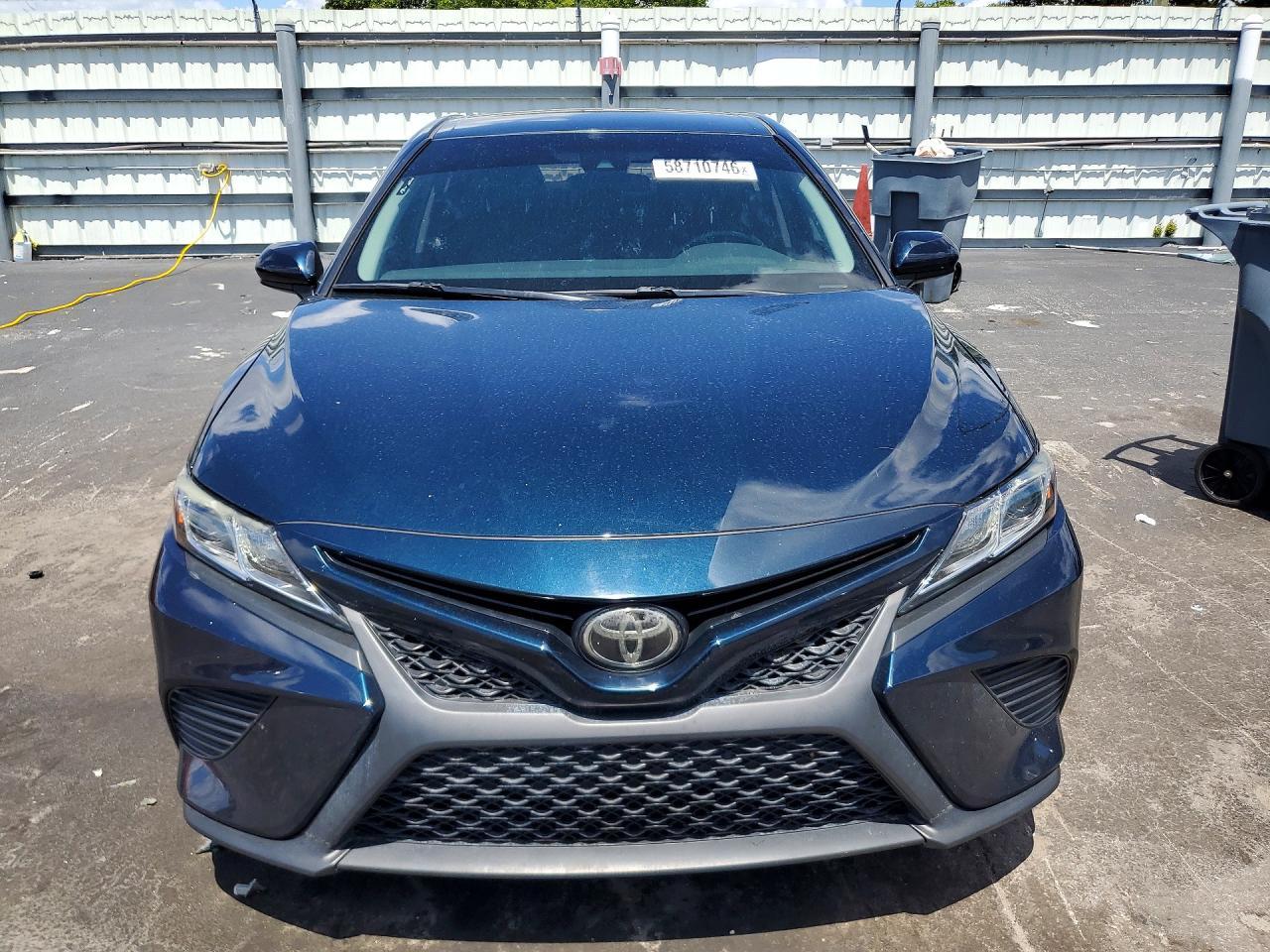 2019 Toyota Camry Se - Image 5