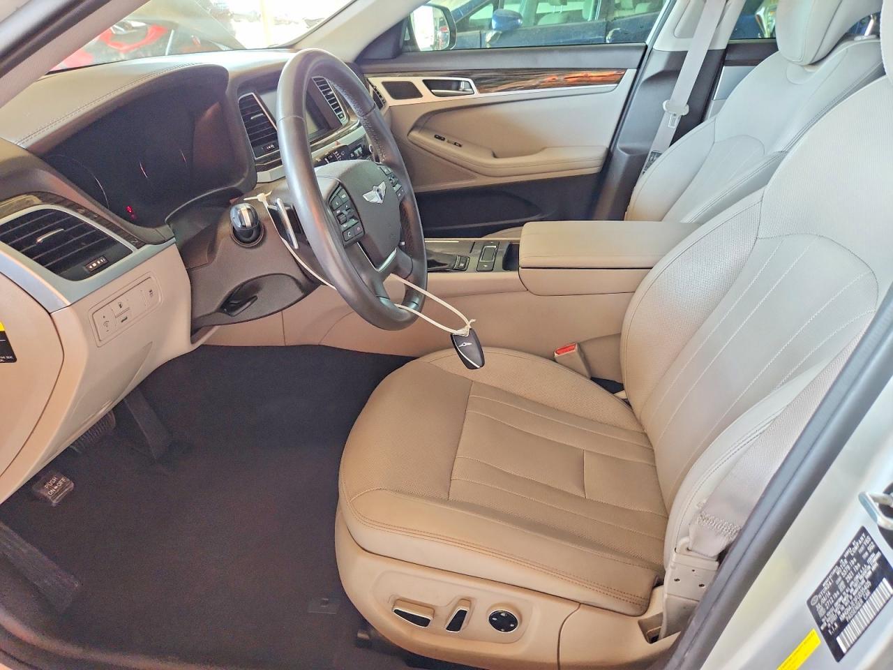 2015 Hyundai Genesis 3.8L - Image 7