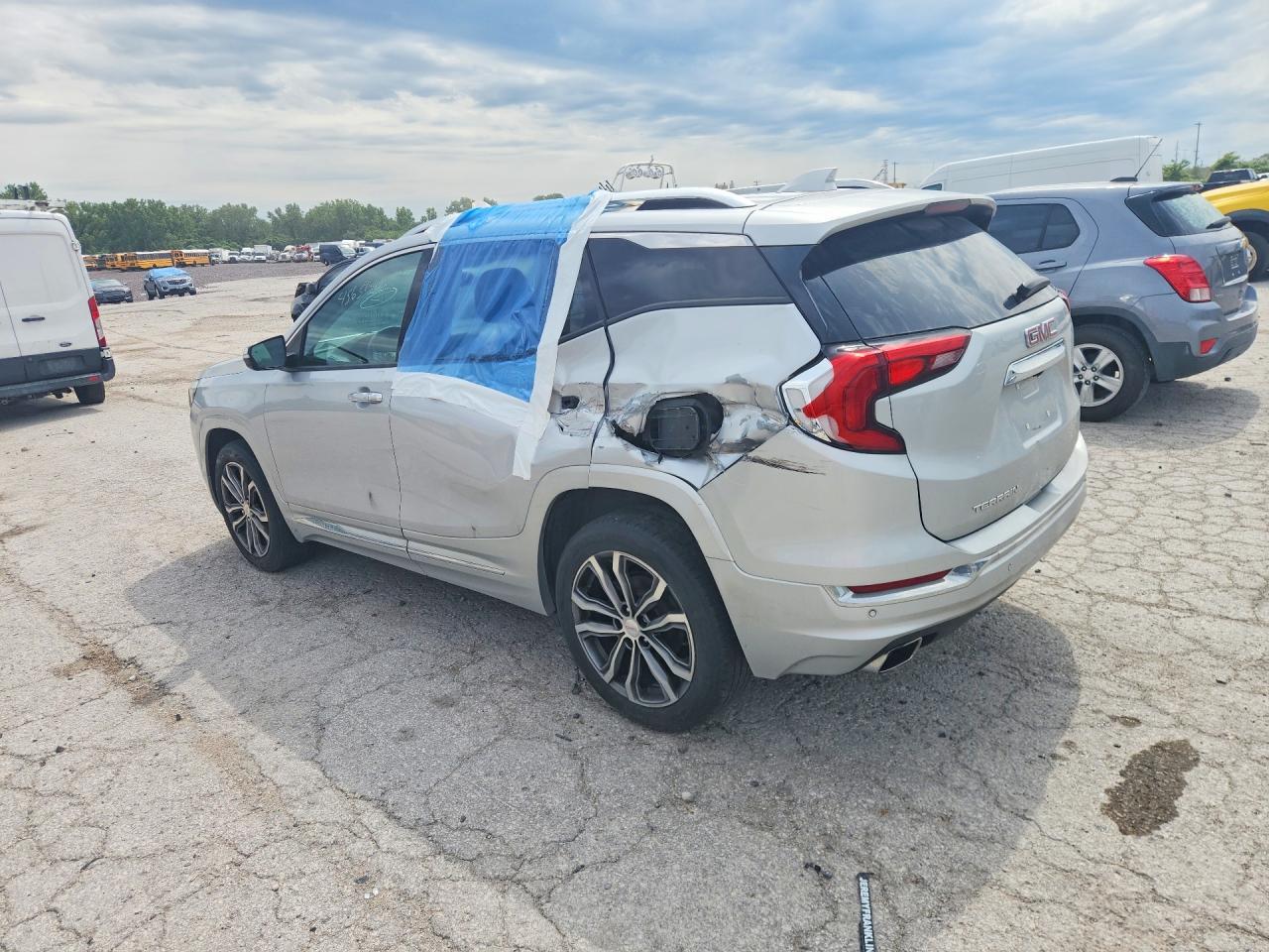 2019 GMC Terrain Denali - Фото 2