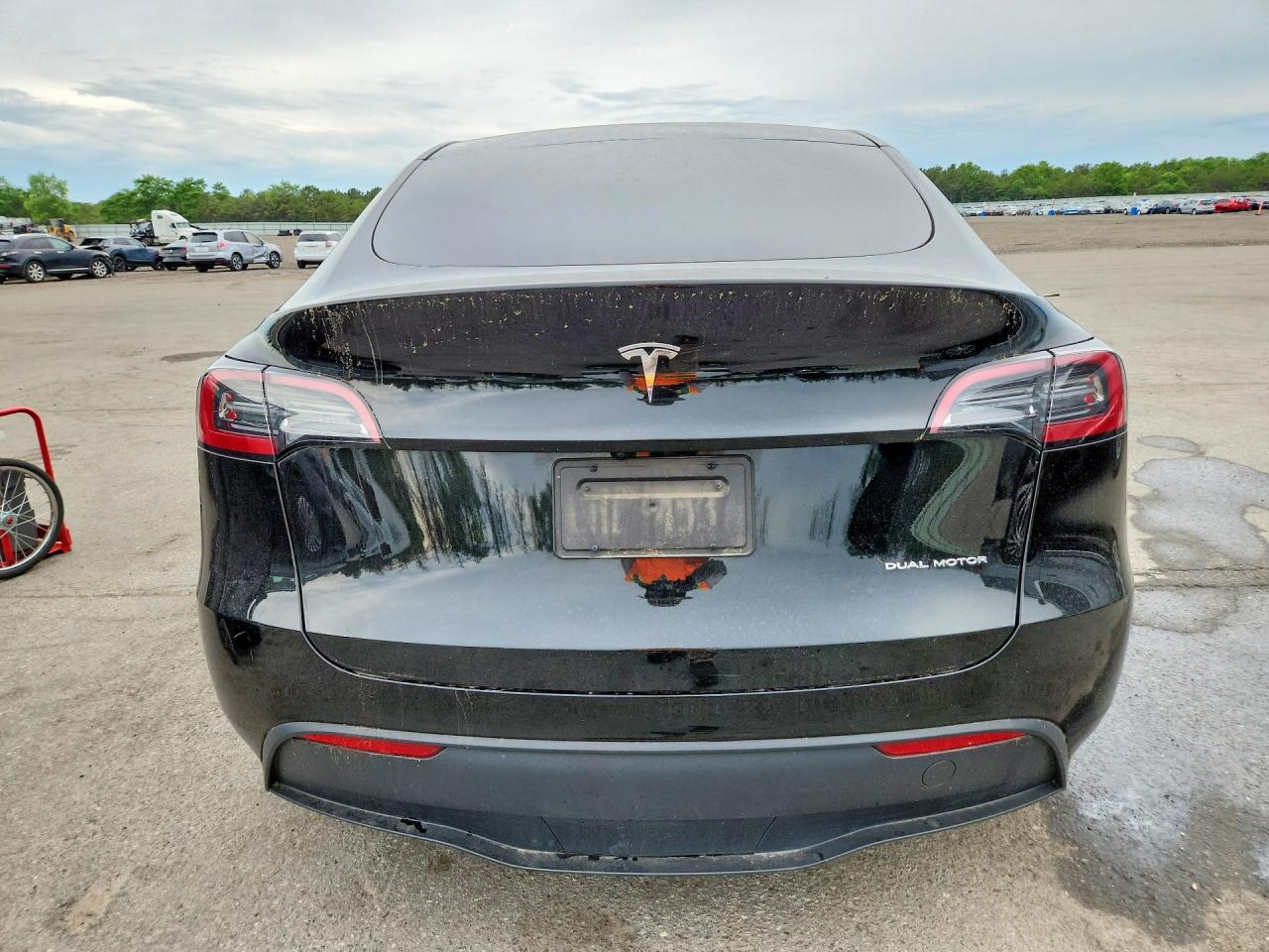 2023 Tesla Model Y - Image 6