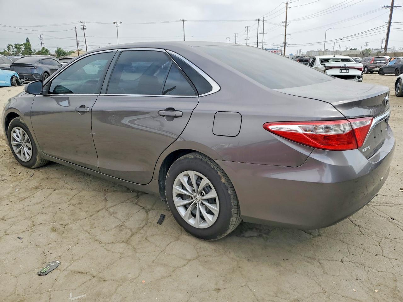 2016 Toyota Camry Le - Image 2