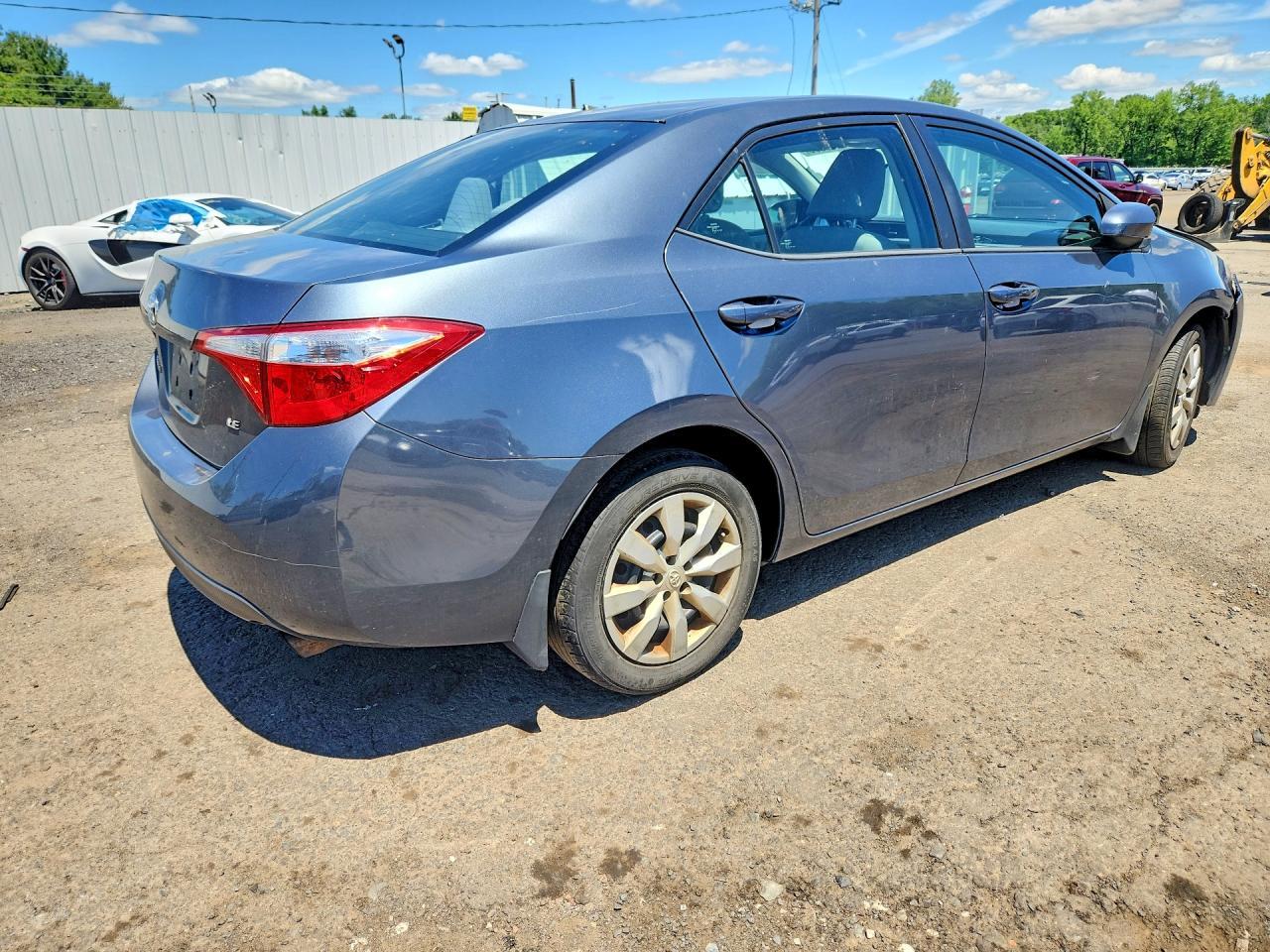 2015 Toyota Corolla Le - Фото 3