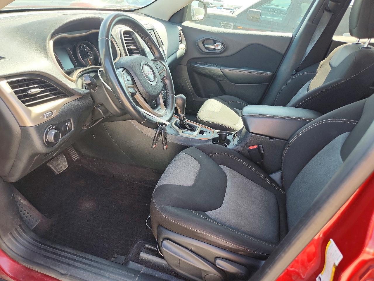 2016 Jeep Cherokee Sport - Фото 7