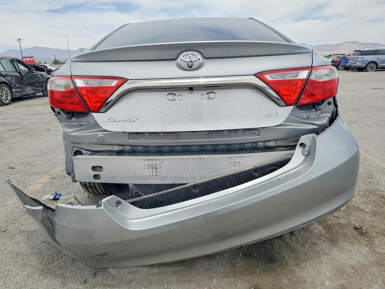 2015 Toyota Camry Se - Фото 6