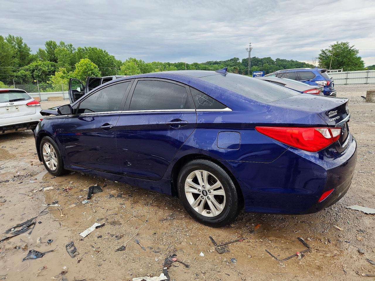 2014 Hyundai Sonata Gls - Image 2