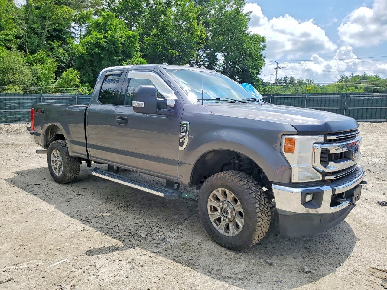 2022 Ford F250 Super Duty - Фото 4