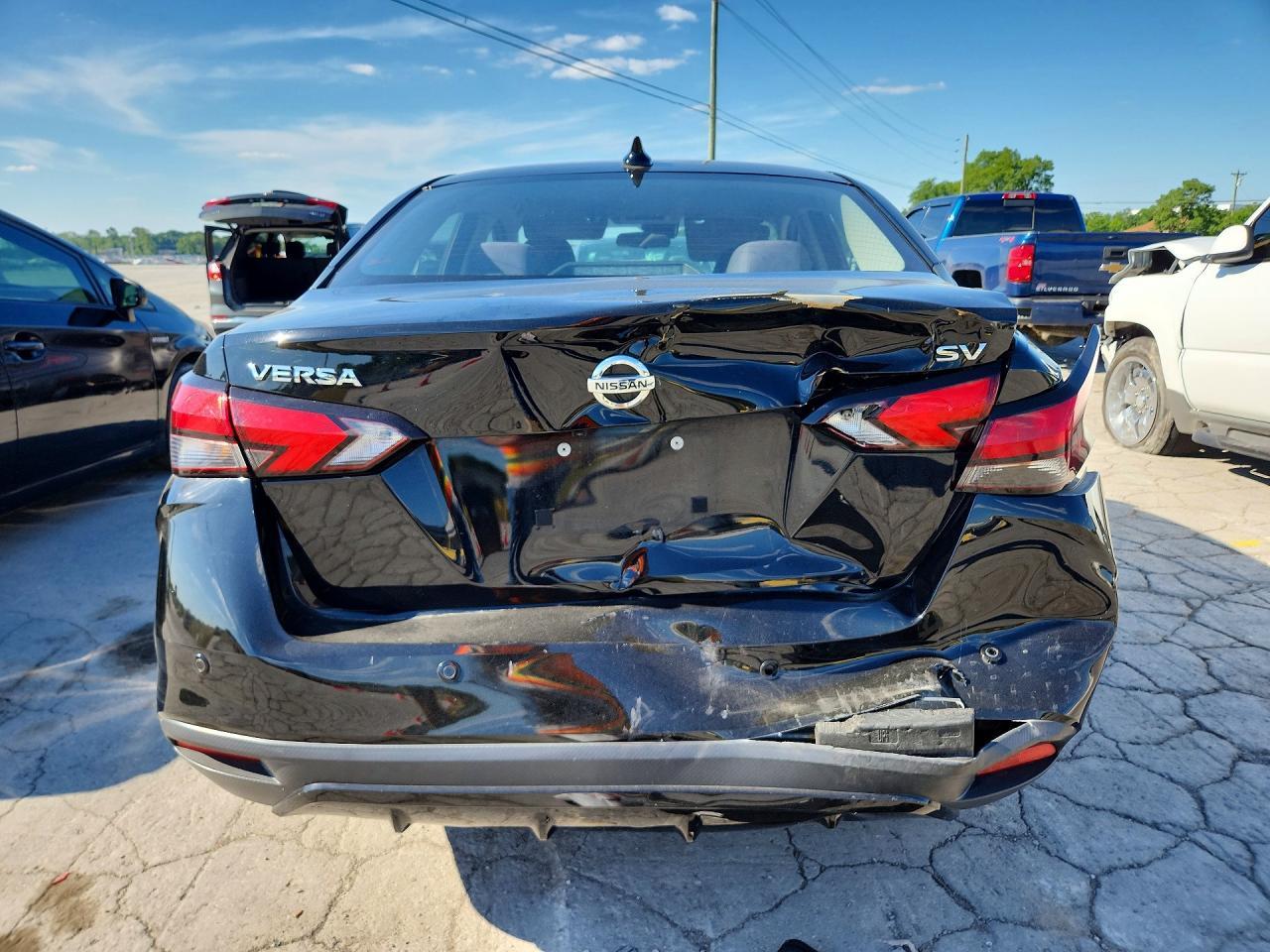 2022 Nissan Versa Sv - Image 6