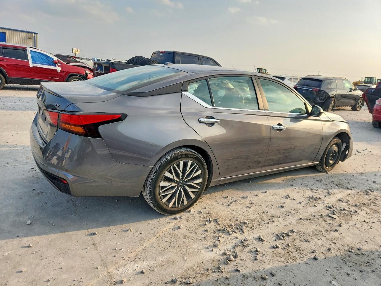2024 Nissan Altima Sv - Image 3