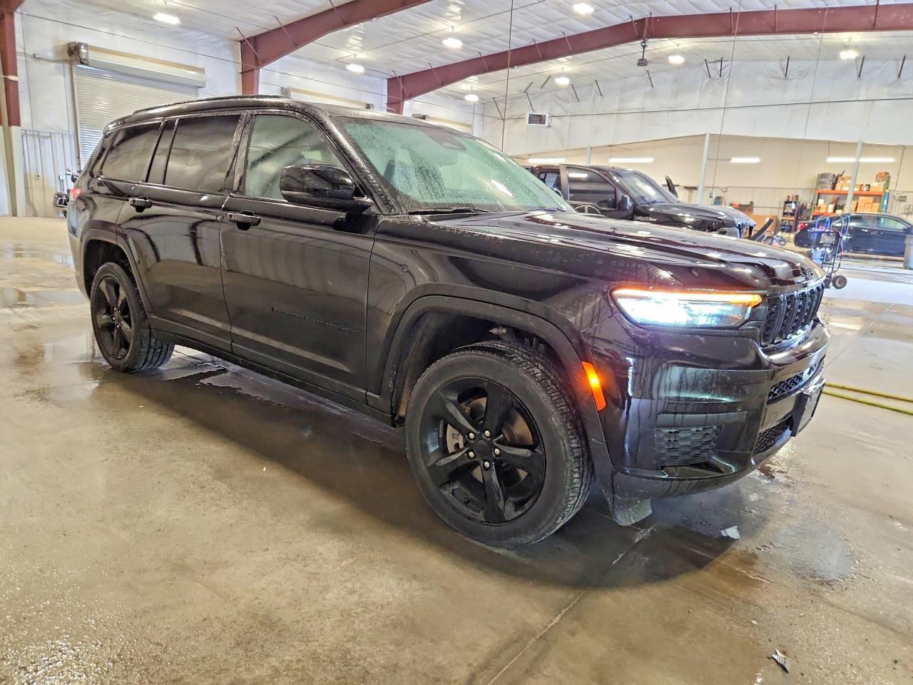 2024 Jeep Grand Cherokee L Laredo - Image 4