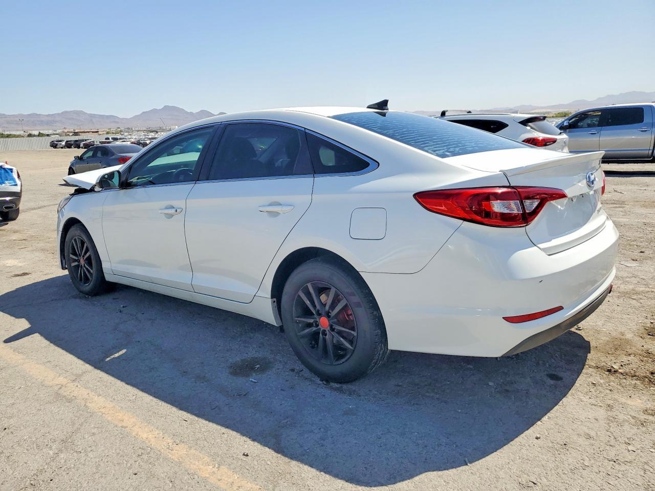 2017 Hyundai Sonata Se - Фото 2