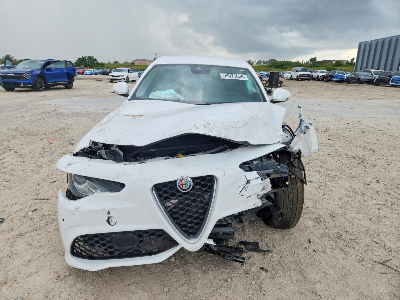 2017 Alfa Romeo Giulia - Image 5