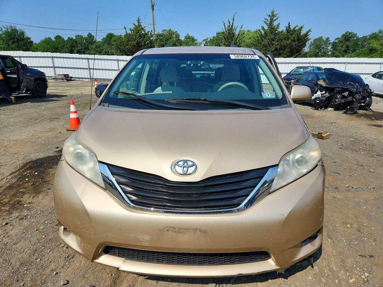 2012 Toyota Sienna Le - Фото 5