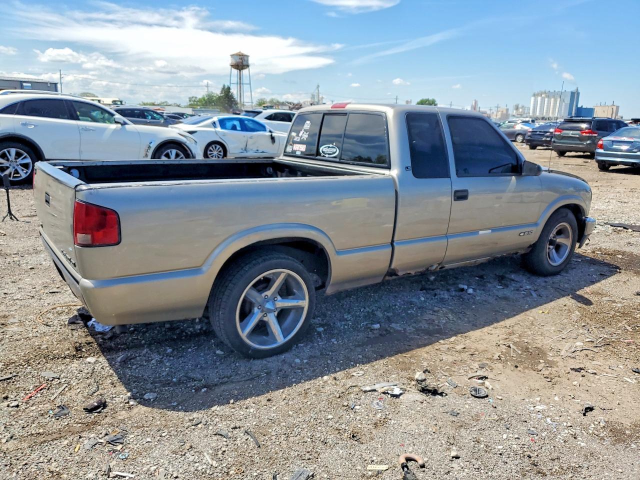 2000 Chevrolet S Truck S10 - Фото 3