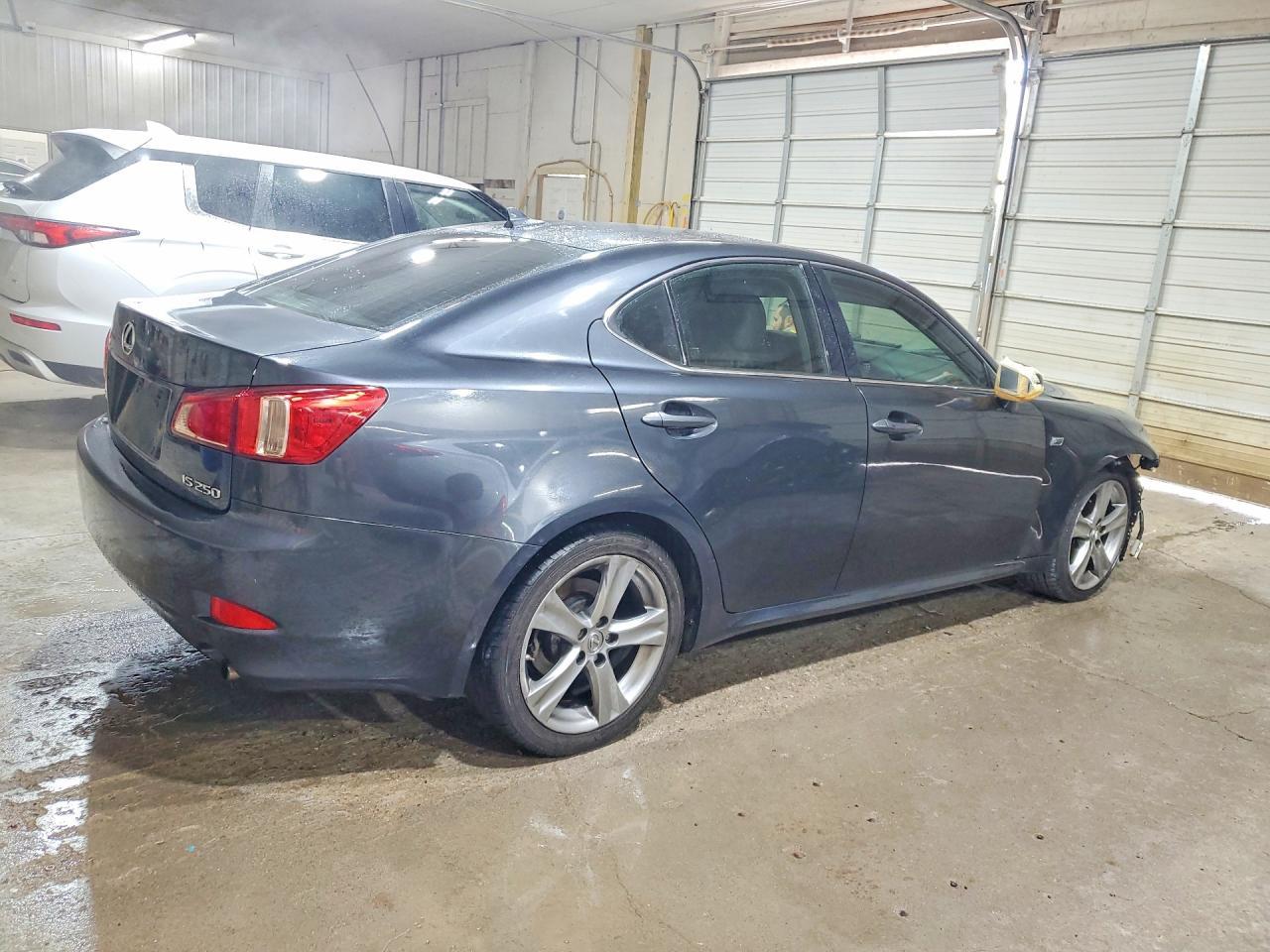 2011 Lexus Is 250 - Image 3