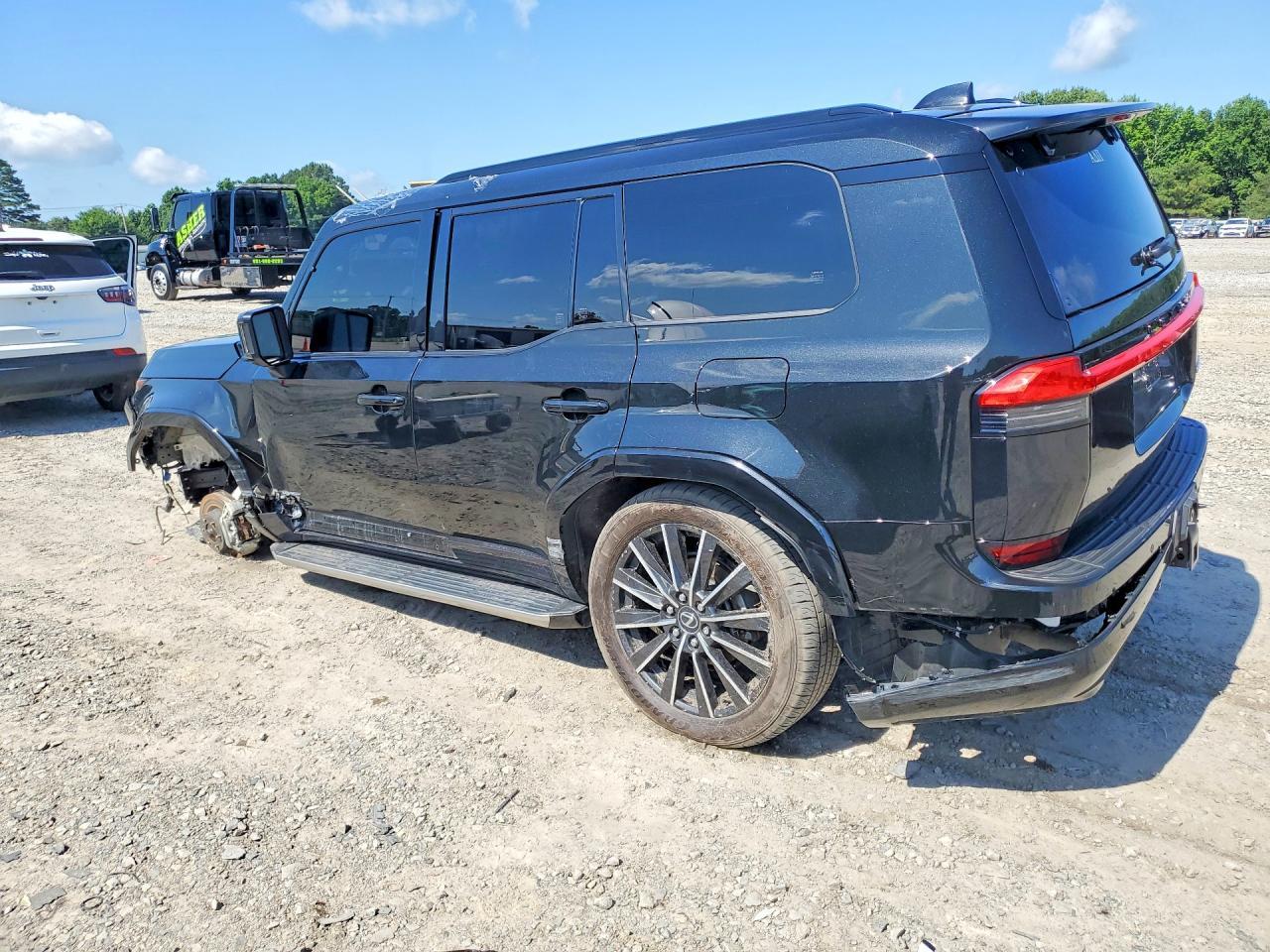 2024 Lexus Gx 550 Luxury - Image 2
