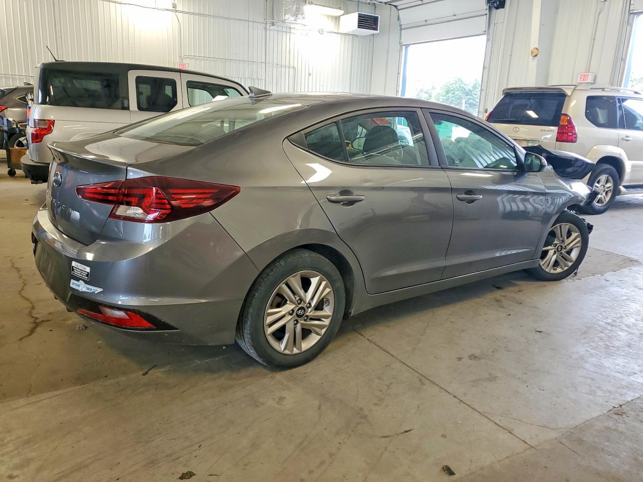 2020 Hyundai Elantra Sel - Фото 3