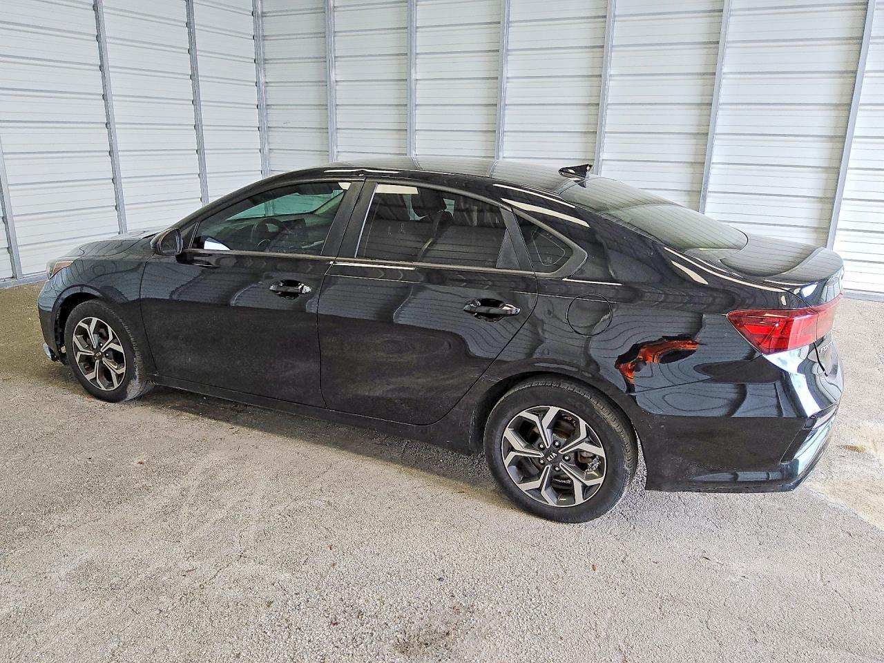 2020 Kia Forte Lxs - Фото 2