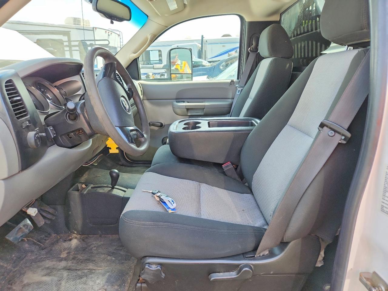 2008 GMC Sierra K3500 - Фото 7
