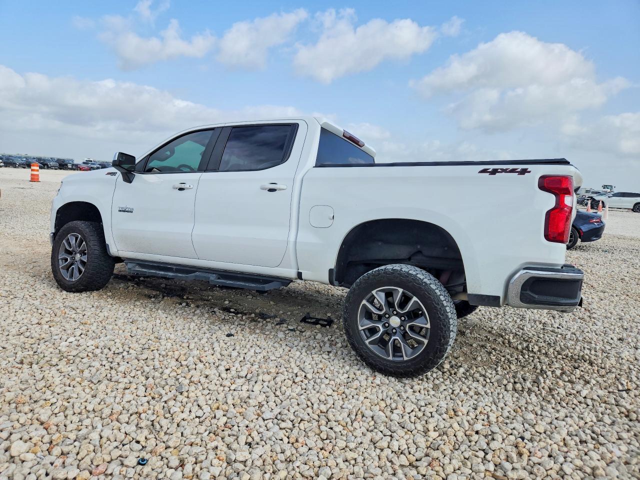 2020 Chevrolet Silverado K1500 Lt - Фото 2
