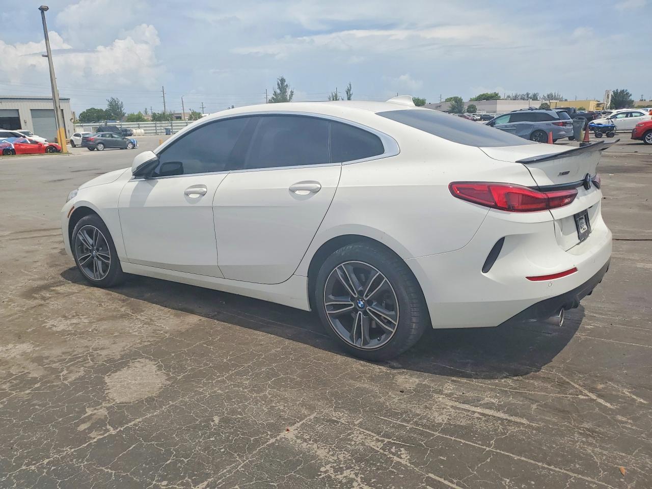 2024 BMW 228Xi - Фото 2