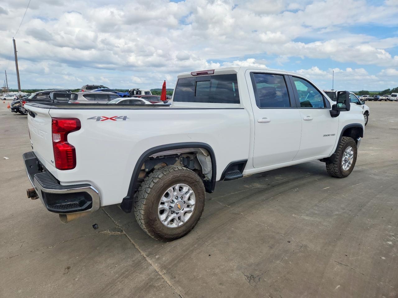 2022 Chevrolet Silverado K3500 Lt - Image 3