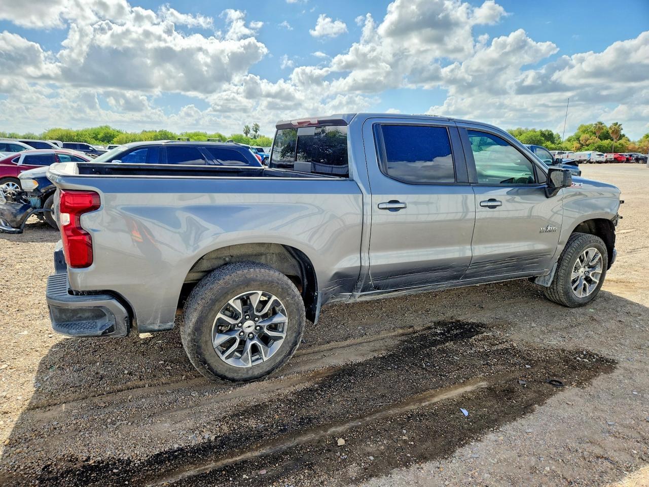 2021 Chevrolet Silverado K1500 Rst - Фото 3