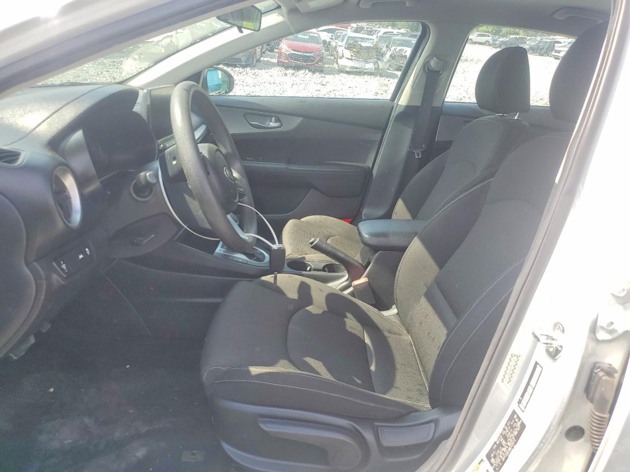 2021 Kia Forte Lxs - Image 7