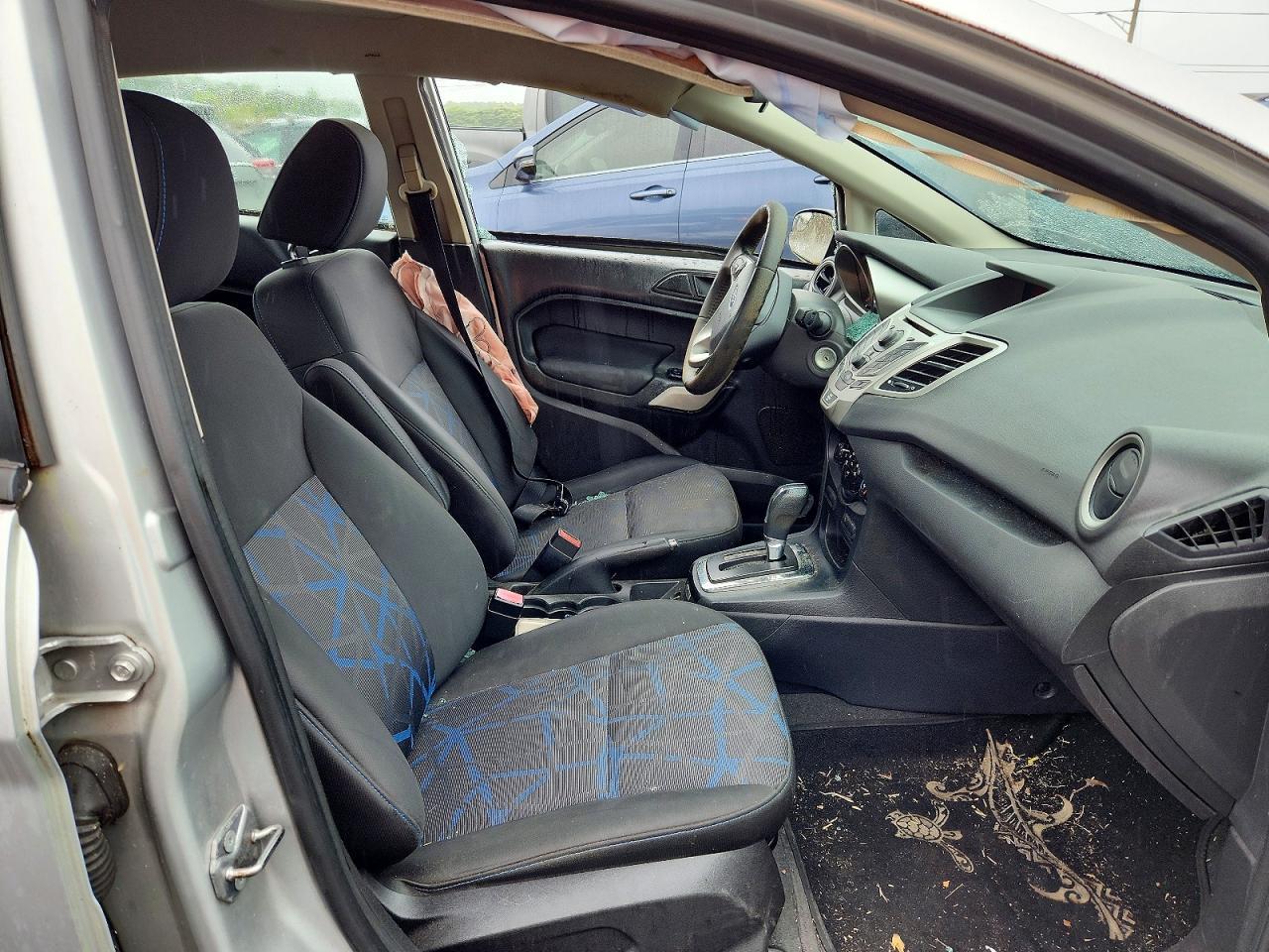 2013 Ford Fiesta Se - Фото 7