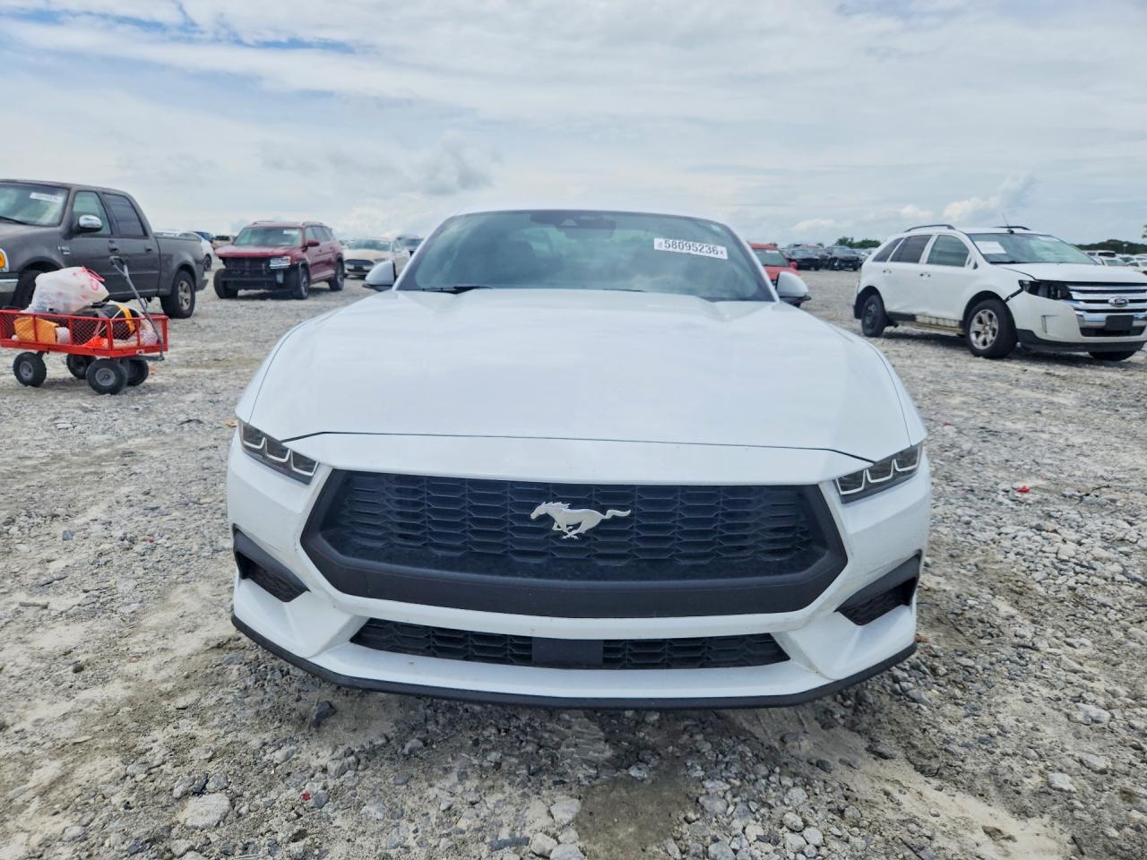 2024 Ford Mustang - Фото 5