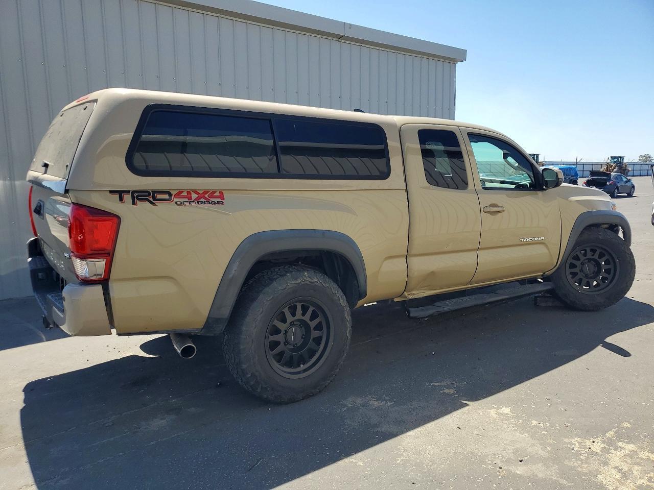2016 Toyota Tacoma Trd Off-Road - Image 3