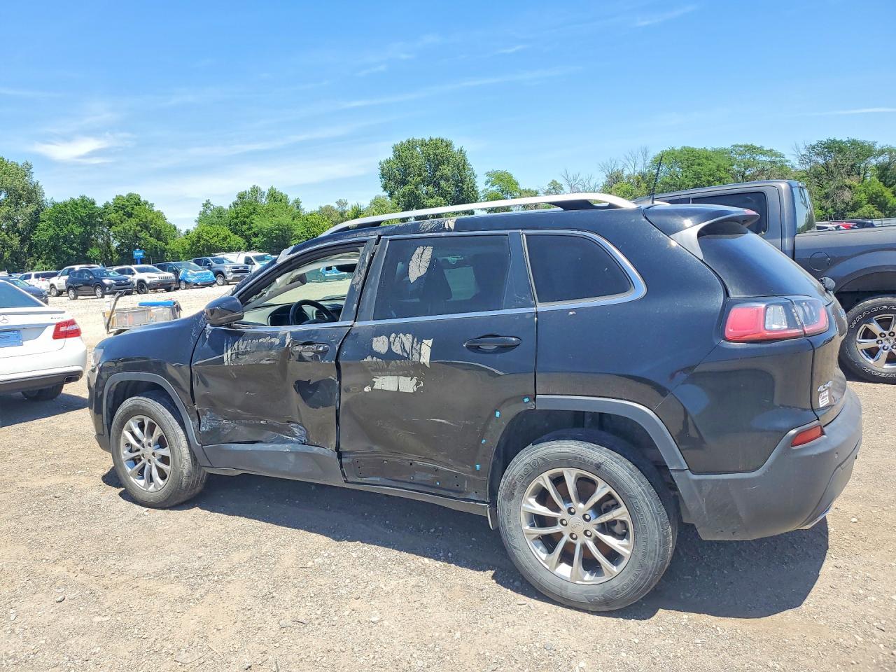 2021 Jeep Cherokee Latitude Lux - Image 2