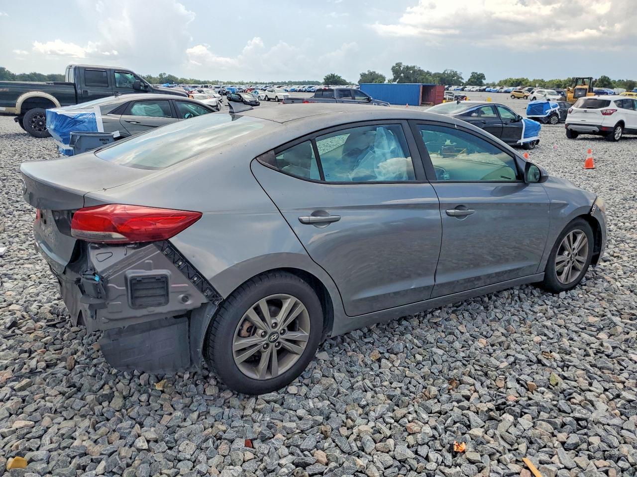 2018 Hyundai Elantra Sel - Фото 3