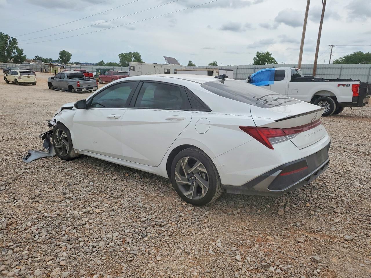 2025 Hyundai Elantra Hybrid Sel Sport - Image 2