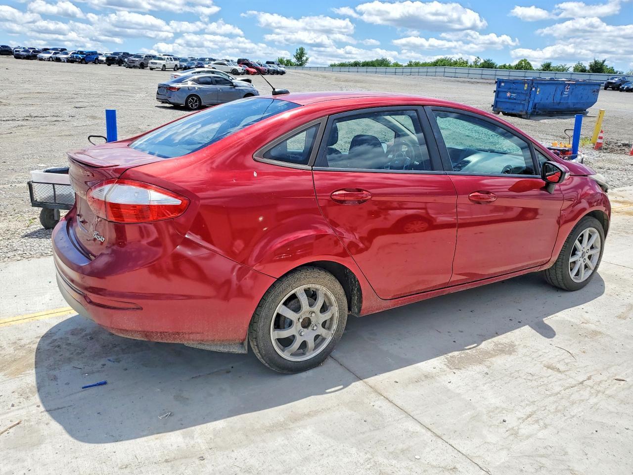 2015 Ford Fiesta Se - Фото 3